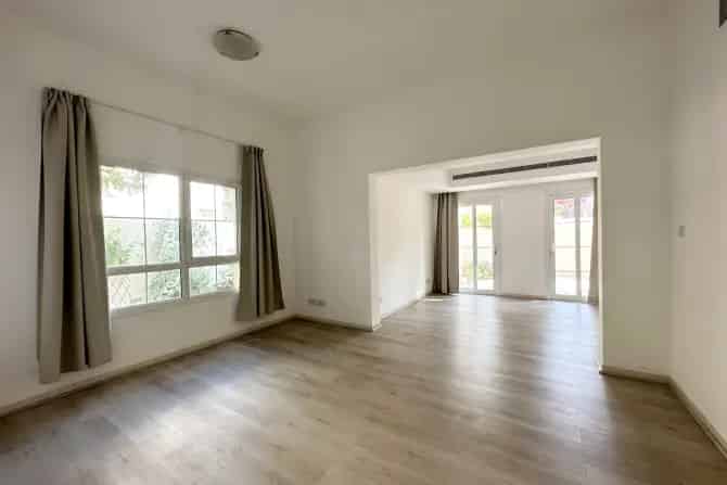 3 Bed Villa To Rent in Zulal 1