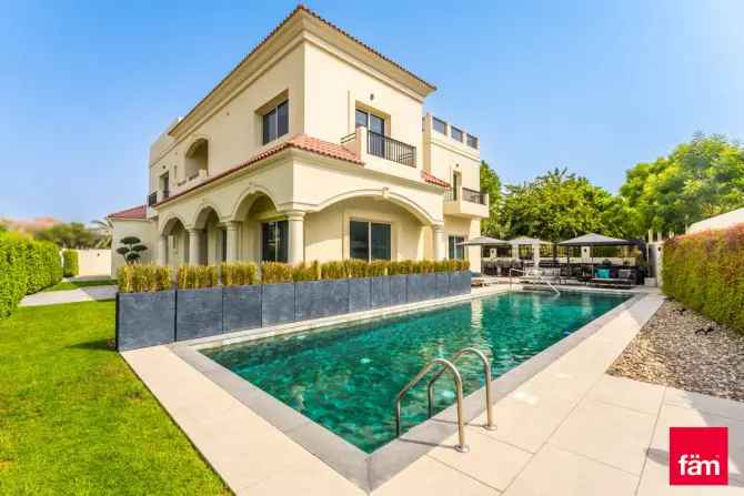 7 Bed Villa For Sale in Hacienda