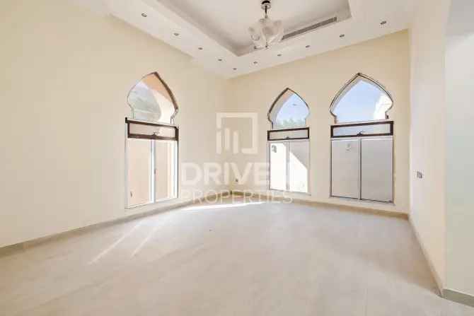 7 Bed Villa To Rent in Al Quoz 4