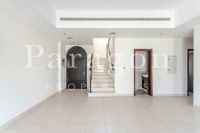 3 Bed Townhouse For Sale in Mira 2