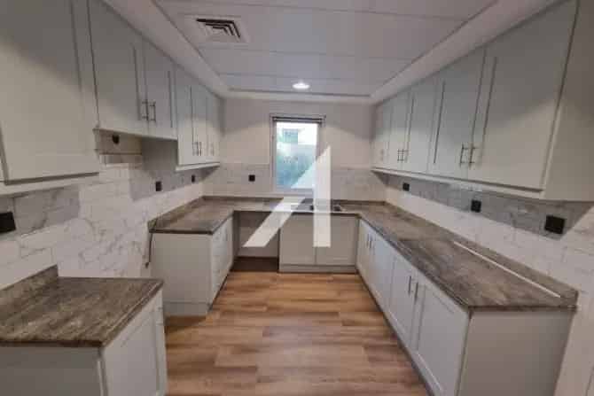 4 Bed Villa For Sale in Palmera 2