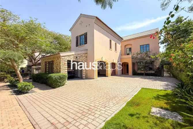 5 Bed Villa To Rent in Flame Tree Ridge