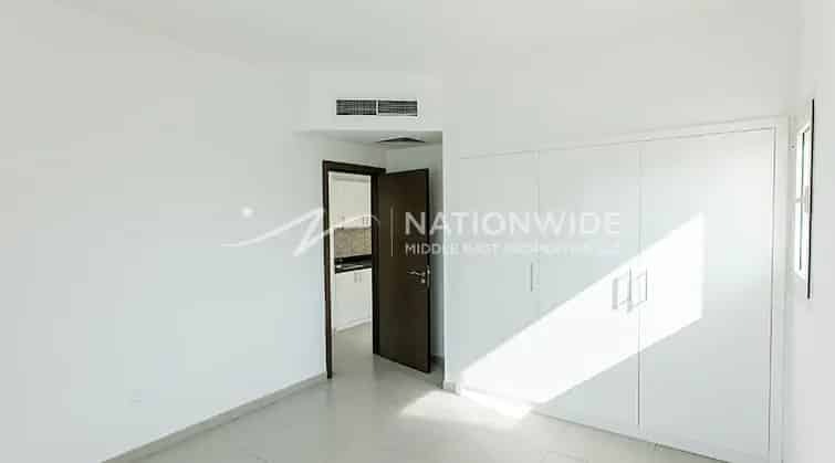 Buy Townhouse in Al Ghadeer with Modern Amenities and Eco-Friendly Design