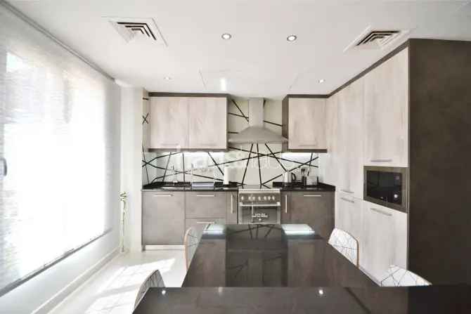 3 Bed Villa To Rent in Springs 11