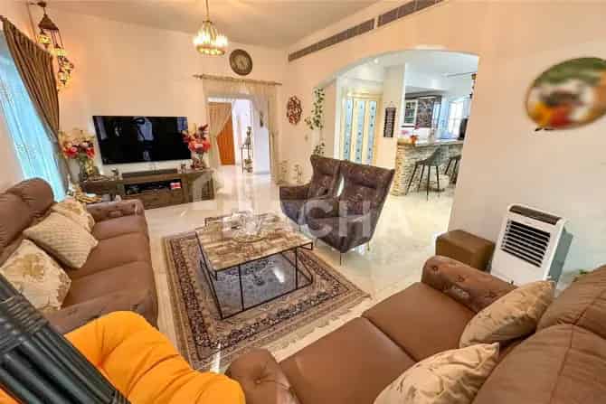 4 Bed Villa For Sale in JVT District 8