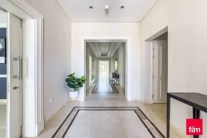4 Bed Villa To Rent in District One