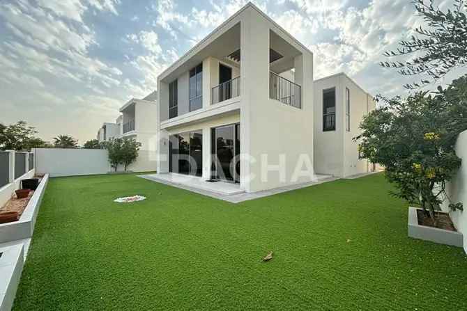 4 Bed Villa To Rent in Sidra 1