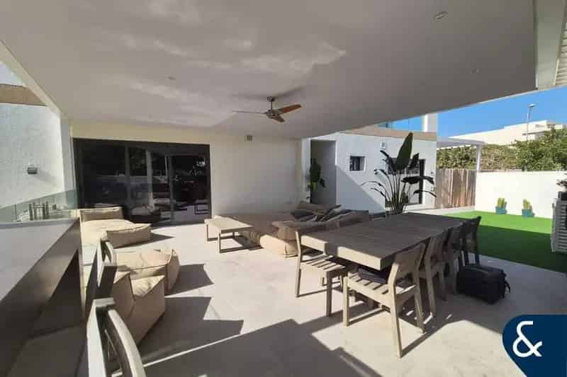 4 Bedroom Townhouse for Sale in Topanga, Topanga, DAMAC Hills.