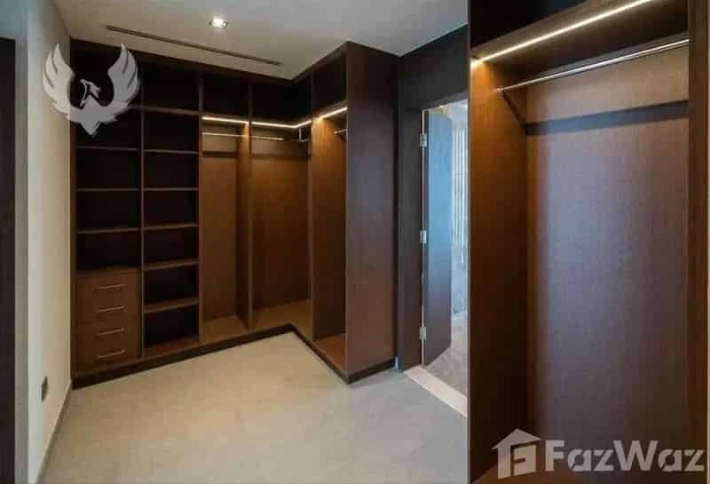6 Bedroom Villa for sale at Golf Place 1