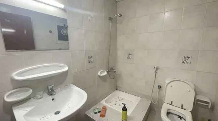 Studio 650 Sq.Ft. Apartment for Rent in Muwaileh, Sharjah