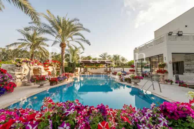4 Bed Villa To Rent in Meadows 9