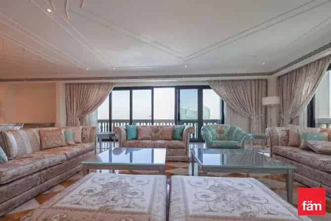 2 Bed Apartment For Sale in Palazzo Versace