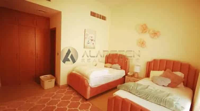 Rent 4 Bedroom Villa in Nad Al Sheba Dubai with Garden and Terrace