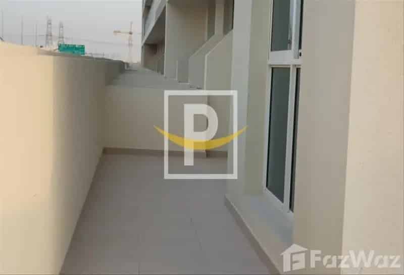 2 Bedroom Apartment for sale at Azizi Plaza