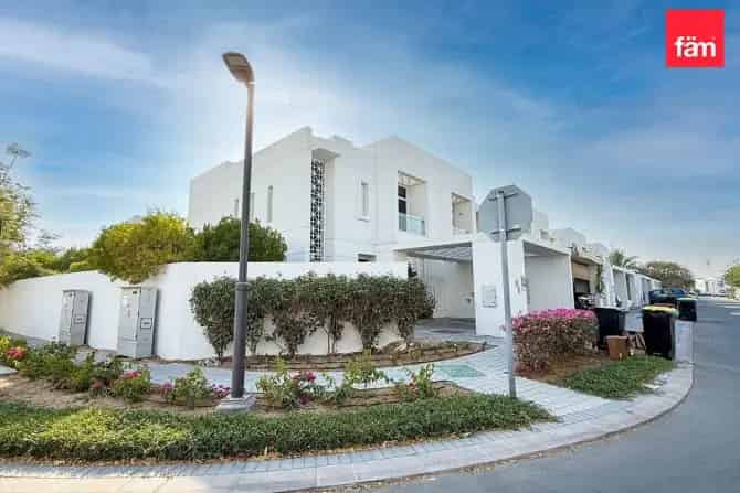 3 Bed Townhouse For Sale in Arabella 1