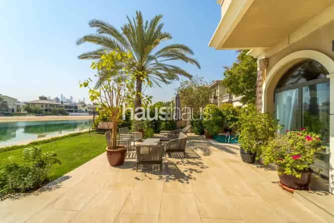 4 Bed Villa For Sale on Frond E