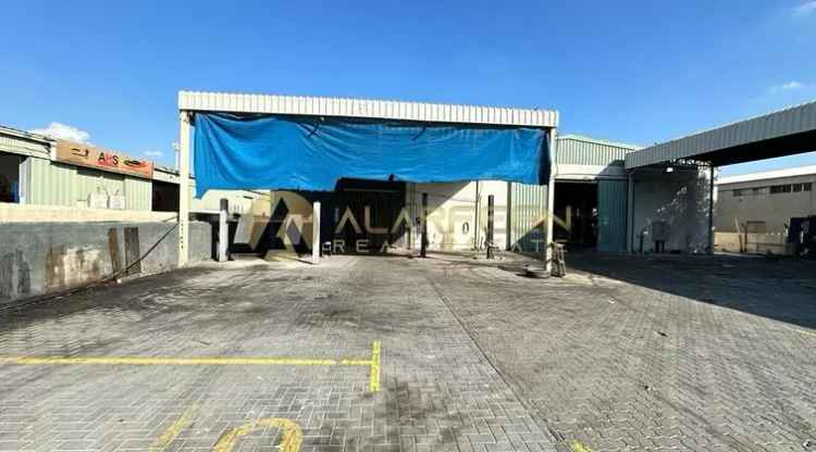 Rent Warehouse in Ras Al Khor Industrial 1 with Garage and Spacious Features