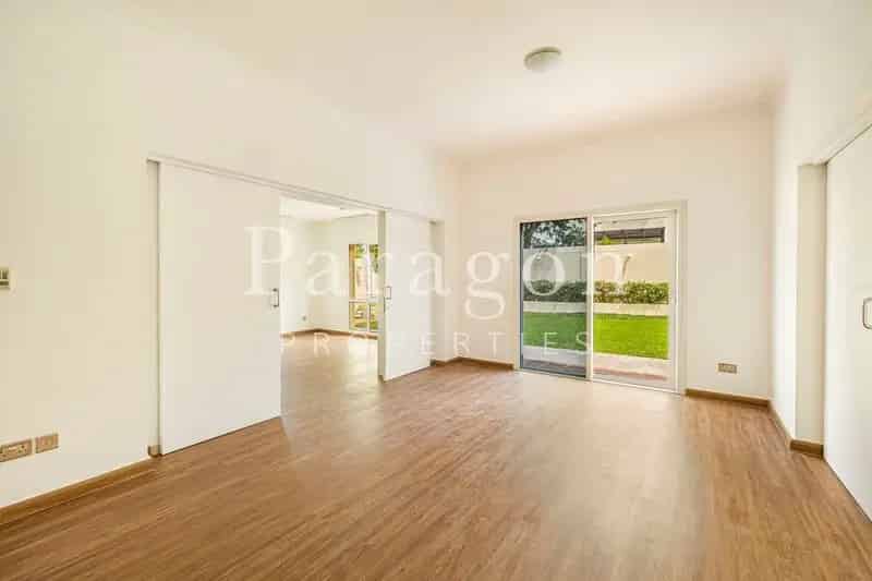 Upgraded Perfect Location Vacant Soon