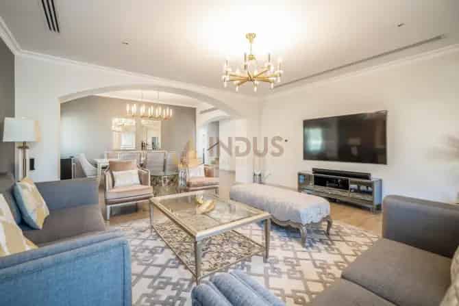 4 Bed Villa For Sale in Meadows 2