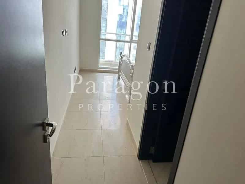 Rent 1 Bedroom Apartment in Downtown Dubai with Modern Design and Amenities