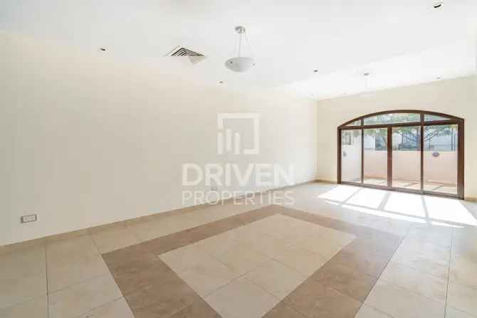 4 Bed Villa To Rent in Al Salam