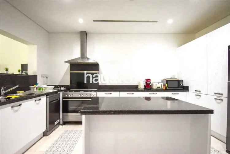 3 Bedroom Townhouse For Sale