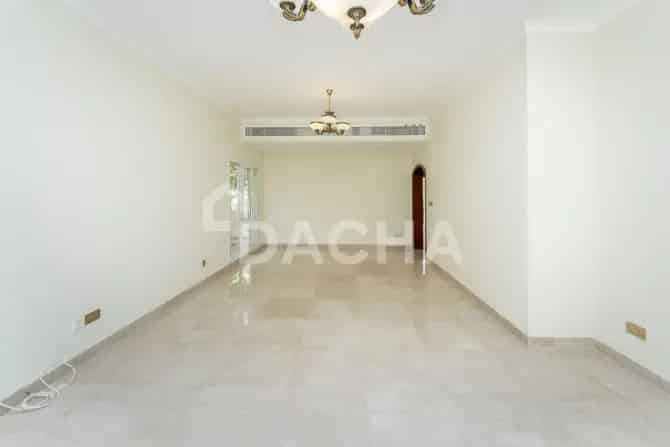 4 Bed Villa For Sale in Meadows 8