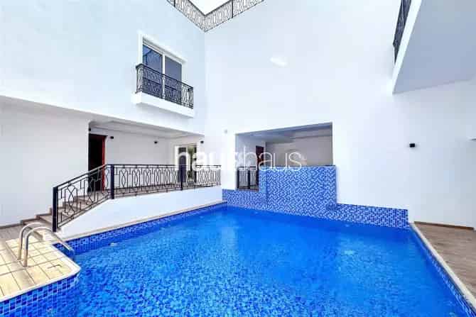 7 Bed Villa To Rent in Wildflower