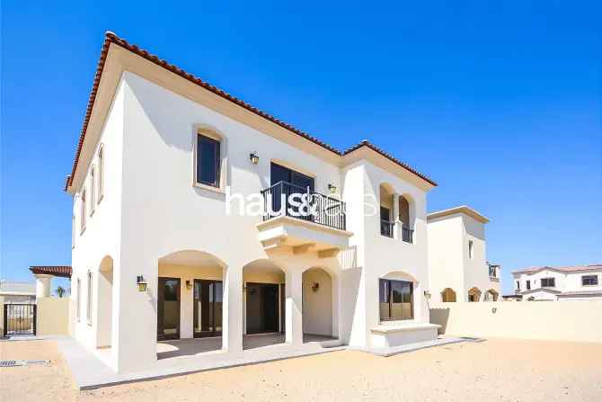 6 Bed Villa To Rent in Aseel
