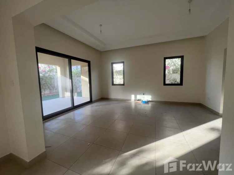 Rent 5 Bedroom Villa in Arabian Ranches 2 with Spacious Layout