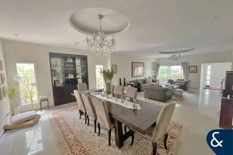 4 Bedroom Villa for Sale in Deema 4, Deema, The Lakes.
