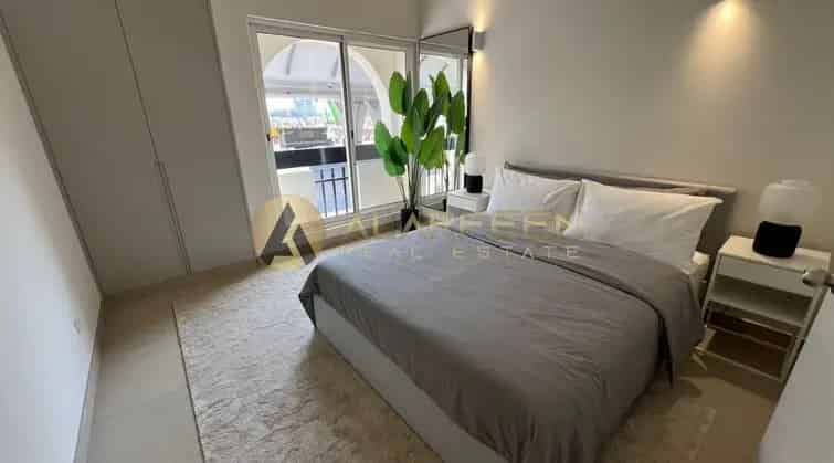 Rent Villa with 4 Bedrooms and Modern Features in Jumeirah Beach Residence