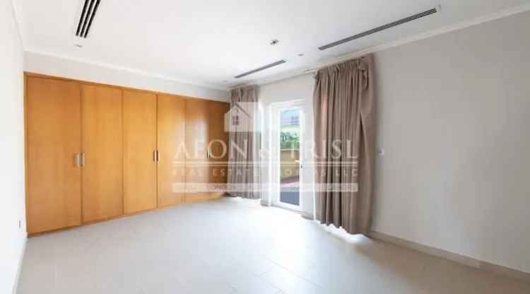 3 Bedroom 5398 Sq.Ft. Villa for Rent in Legacy, Jumeirah Park, Dubai