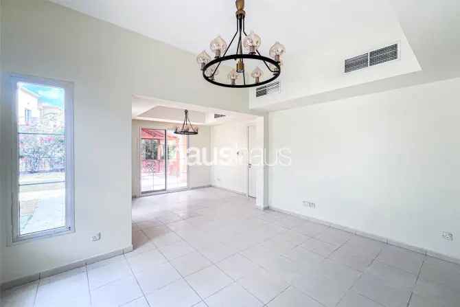 3 Bed Townhouse To Rent in Springs 3