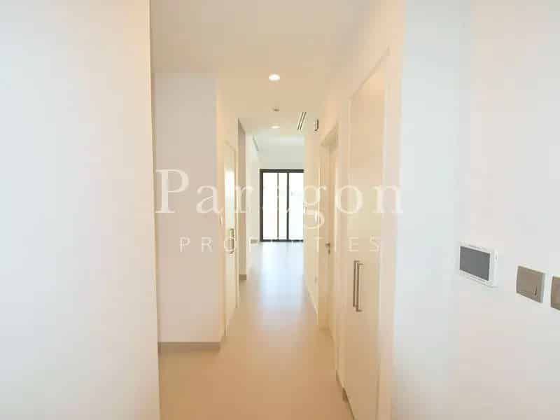Beautiful Corner Unit Family Community