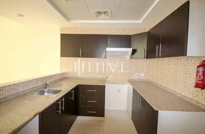 1 unfurnished bedroom is available