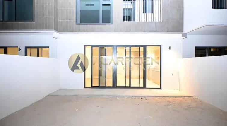 Rent 3 Bedroom Townhouse in Dubai South with Top Amenities