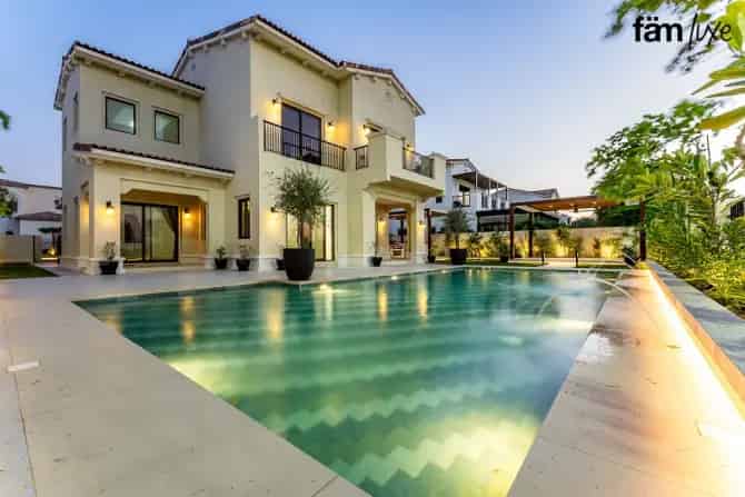 6 Bed Villa For Sale in Aseel