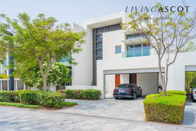 4 Bed Villa To Rent in District One