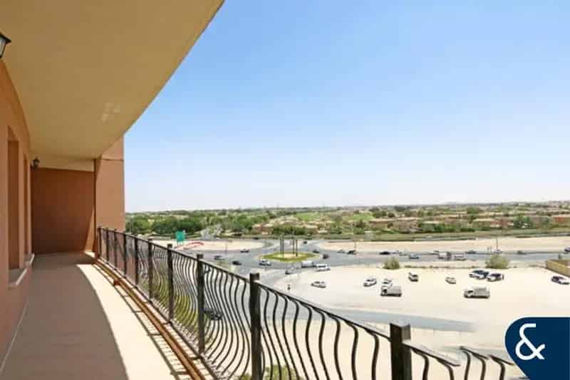 2 Bedroom Apartment for Sale in Shakespeare Circus 2, Shakespeare Circus, Motor City.