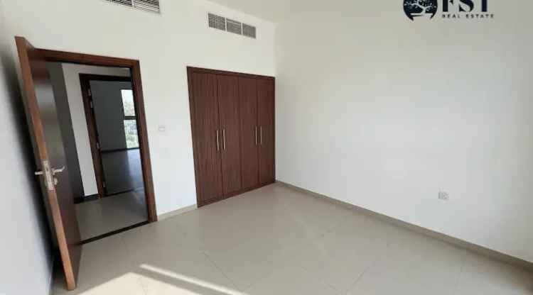 Rent 3 Bedroom Villa in Arabella Townhouses Mudon Dubai with Garden