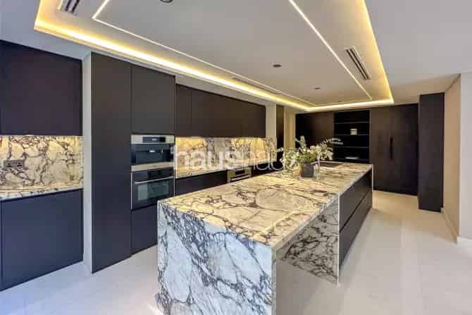 6 Bed Villa For Sale in Hattan 1