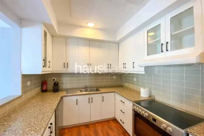 4 Bed Townhouse For Sale in Mira 4