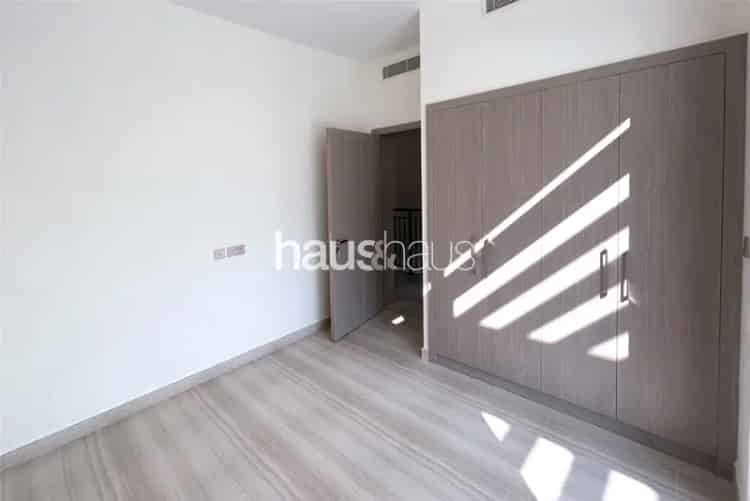 4 Bedroom Townhouse To Rent