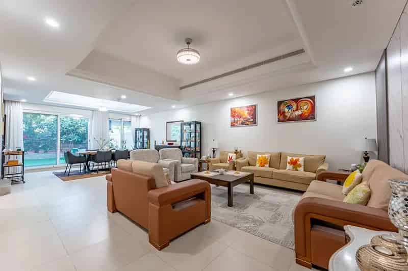 Beautiful 4 Bedroom Townhouse Outdoor space