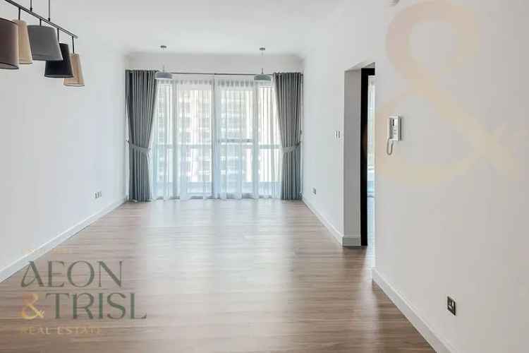 Rent 1 Bedroom Apartment with Community View in Downtown Dubai