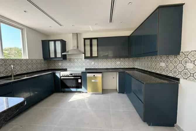 3 Bed Townhouse To Rent in Springs 11