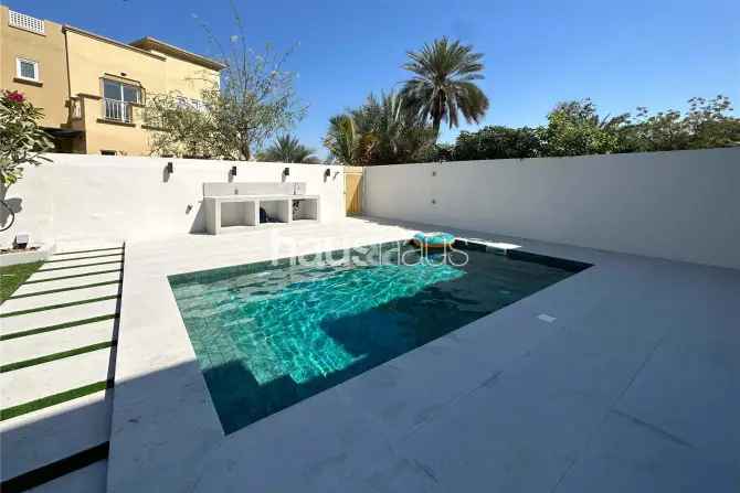 4 Bed Villa To Rent in Springs 11