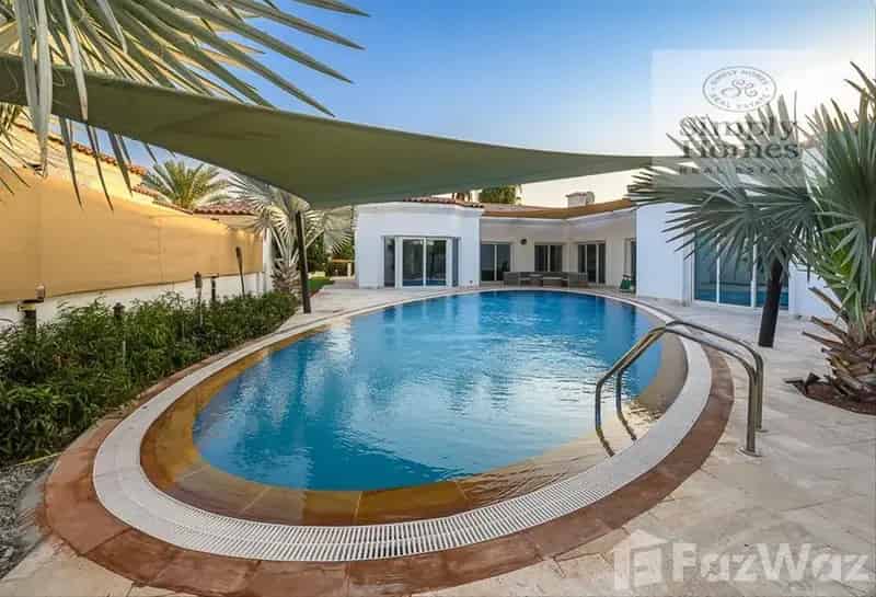 4 Bedroom Villa for sale at Bungalow Area