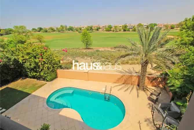 5 Bed Villa For Sale in Flame Tree Ridge